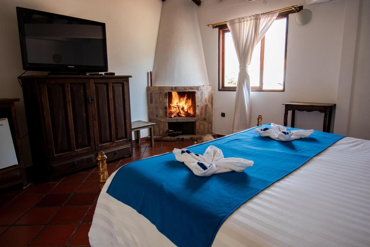 Hotel Villa Luna Вилья-де-Лейва Экстерьер фото