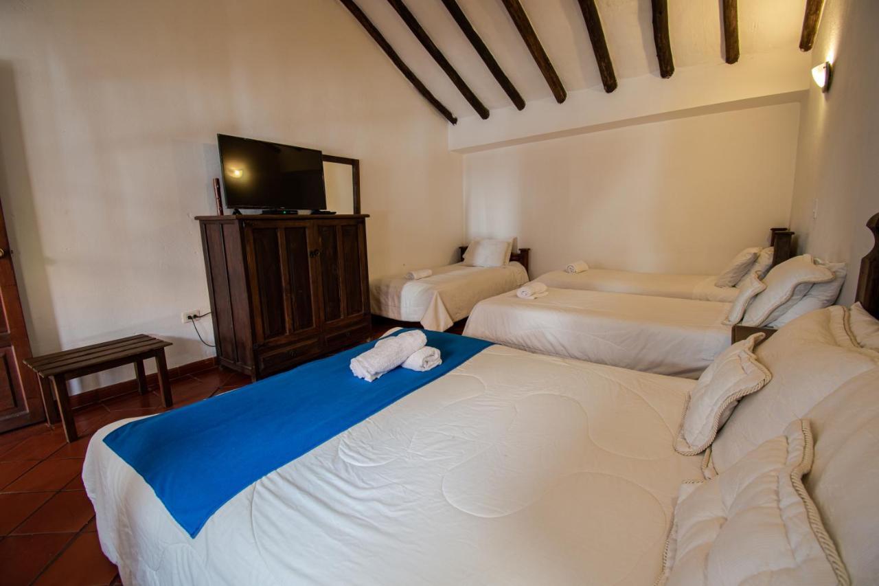 Hotel Villa Luna Вилья-де-Лейва Экстерьер фото